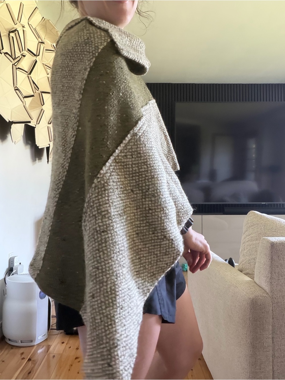 Handmade cape - Picture 9 of 9